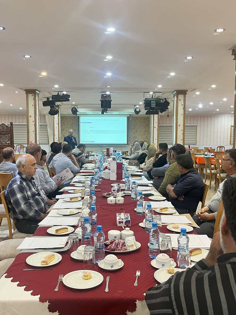 سمینار علمی شرکت ماکیان دام پارس در شهر سمنان