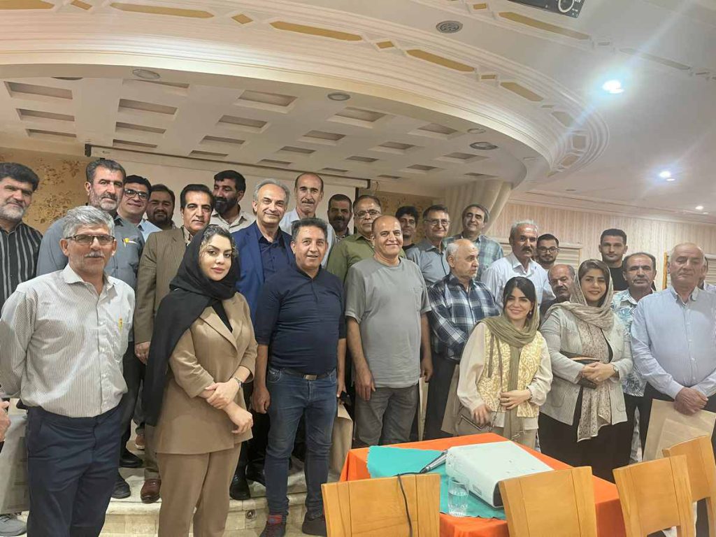 سمینار علمی شرکت ماکیان دام پارس در شهر سمنان