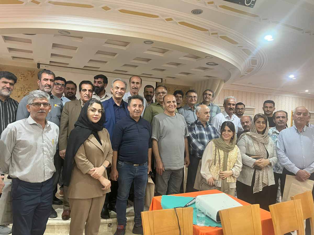 سمینار علمی شرکت ماکیان دام پارس در شهر سمنان